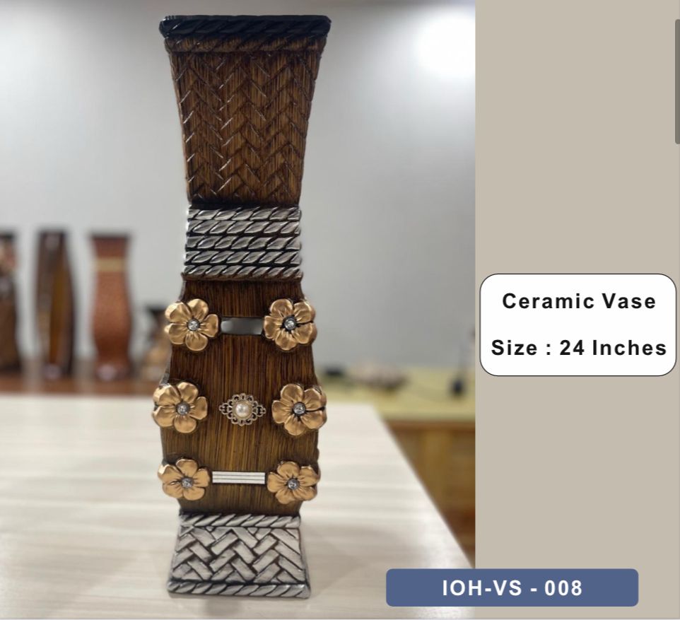 Elegant Ceramic Vase with Floral Accents and Textured Design